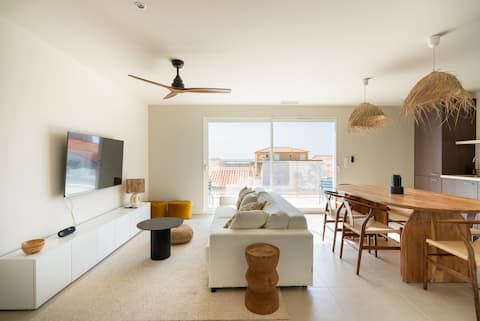 Beautiful and luxurious Sea view Jacuzzi