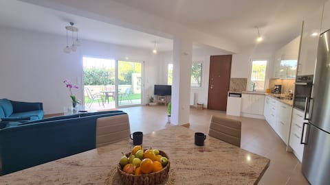 Philoxenia Home Oropos | Just Moments from the Sea