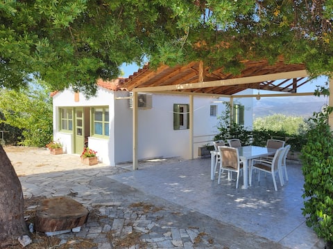 Top Airbnb: Mani Hill House in Περιφέρεια Πελοποννήσου