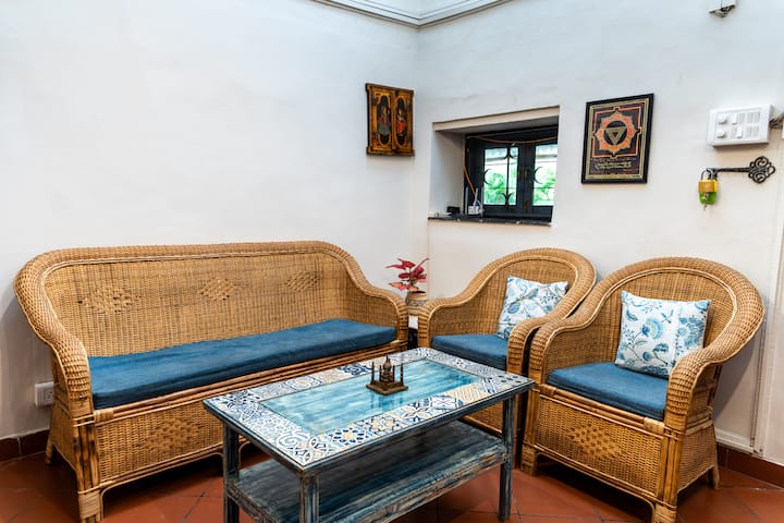 Living room image 2
