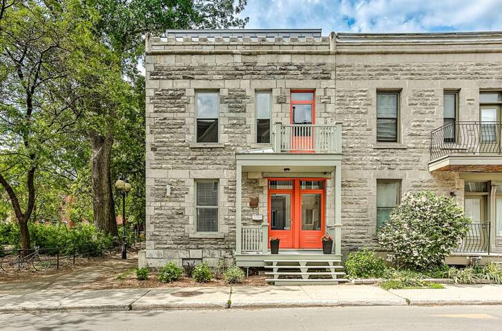 Stunning Plateau Home gallery image 2