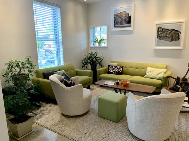 Stunning Plateau Home gallery image 4