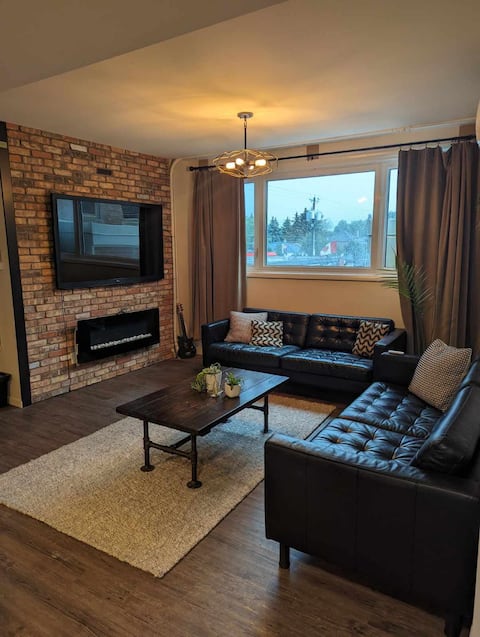 Popular Airbnb listing: Downtown Inglewood in Inglewood