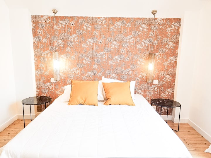 Спалня  с бюро и тераса: 1 двойно легло 160 x 200 см 