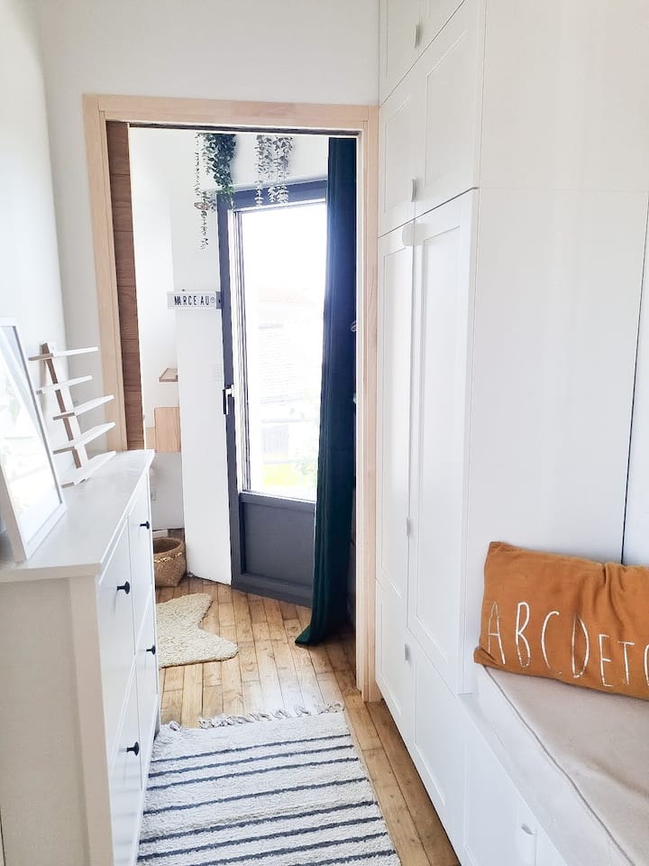 CocOon & Suites представя La belle des Marais le SAS, като обслужва 2 - те „детски“ спални 
** ВНИМАВАЙТЕ, само децата имат достъп до двуетажното легло > максимално тегло 45 кг **