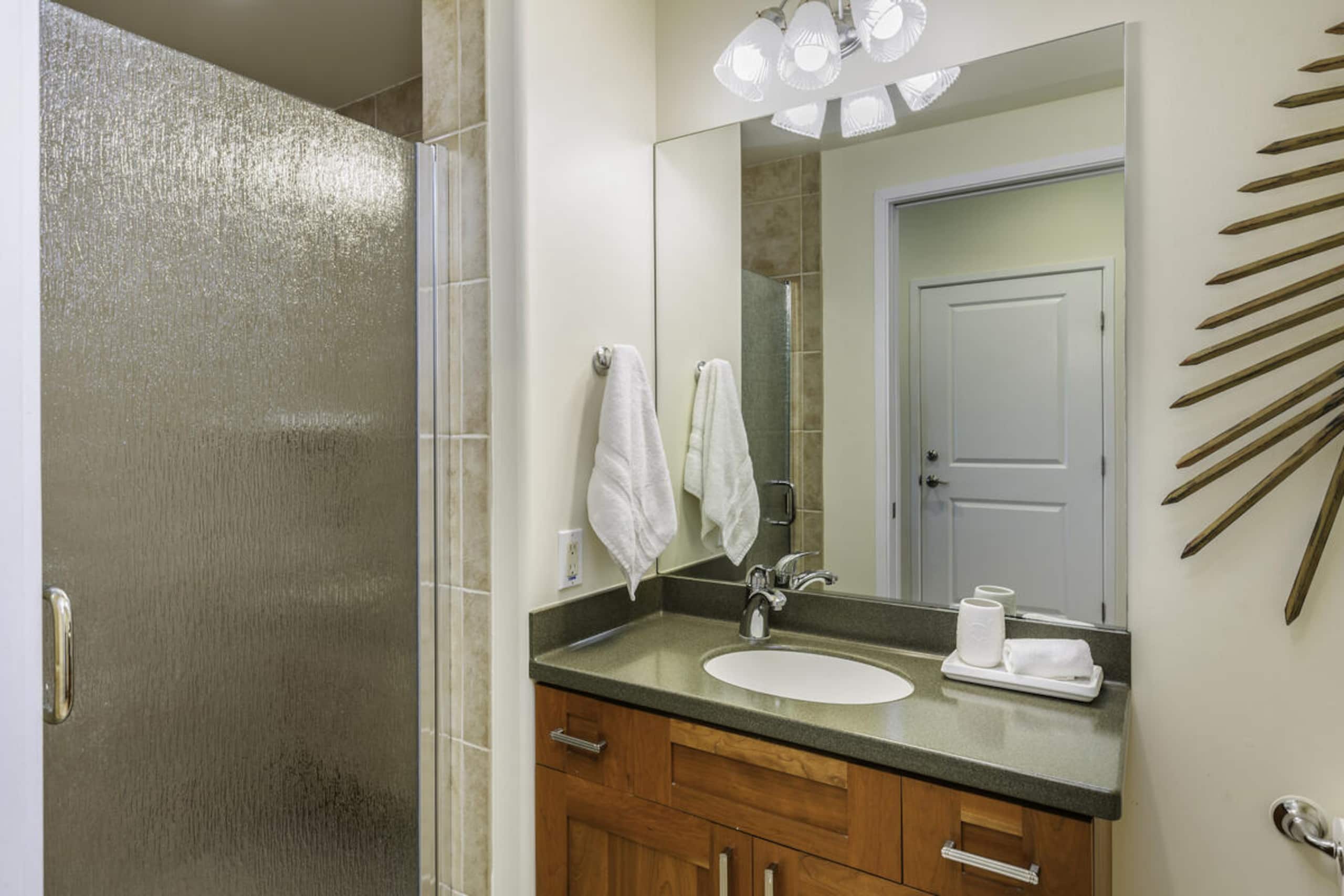 Condo in Princeville · ★4.81 · 1 bedroom · 2 beds · 2 private baths - Image 8