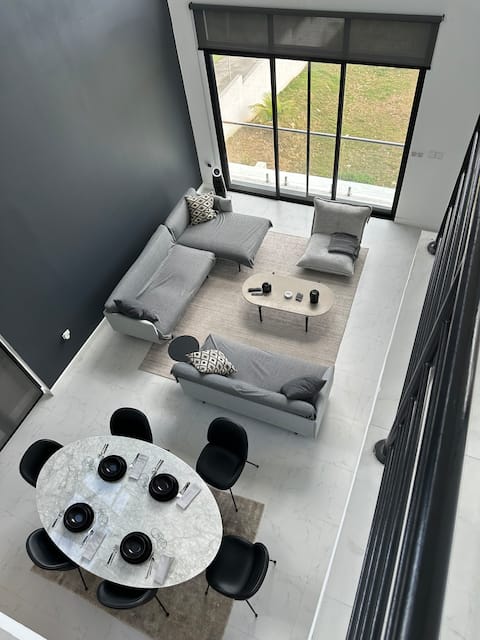 Elysium Escapes Luxury 3BR Villa 18Mins FR Airport