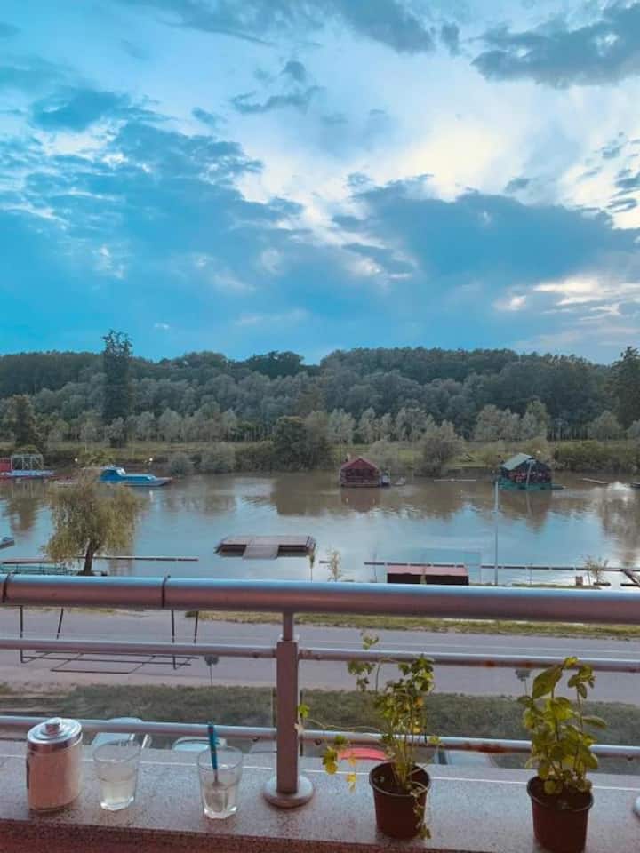 ANN apartment on the Tamis River