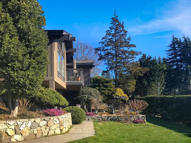 Luxury Villa w/Pool & Hot Tub gallery image 2