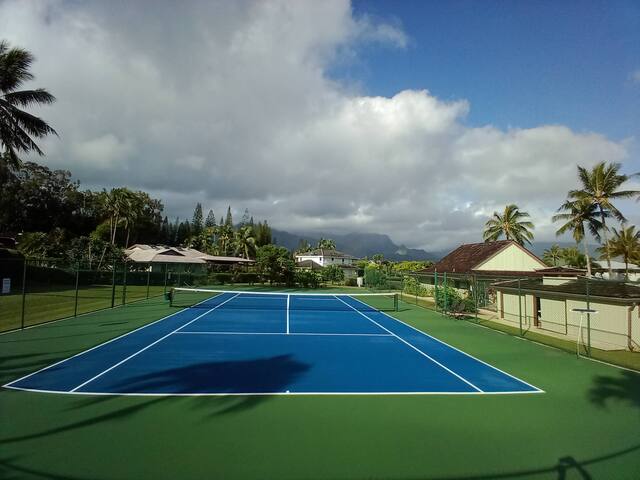 Sunset Waterfall House In Kauai gallery image 4