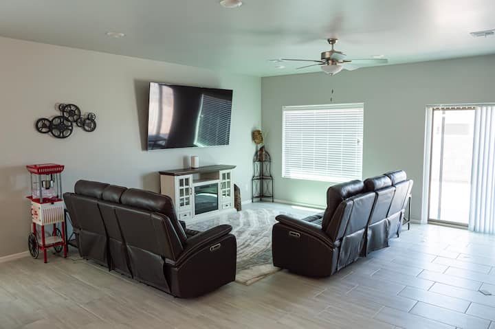 Stylish Escape With Pool&ping-pong Table - Las Cruces, NM