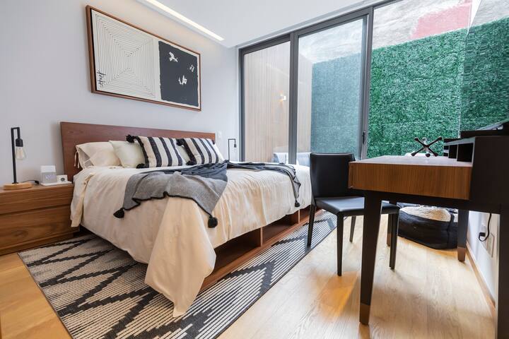 Luxury PentGarden in La Condesa! gallery image 2