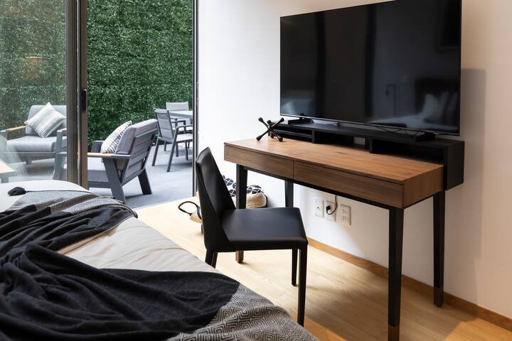 Luxury PentGarden in La Condesa! gallery image 3