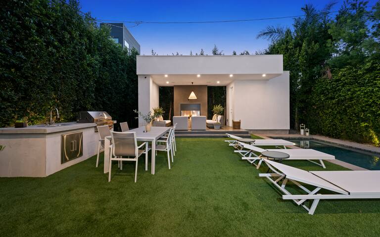 luxury modern house gallery image 2