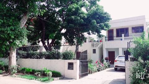 Fabulous Bungalow in Sector 10