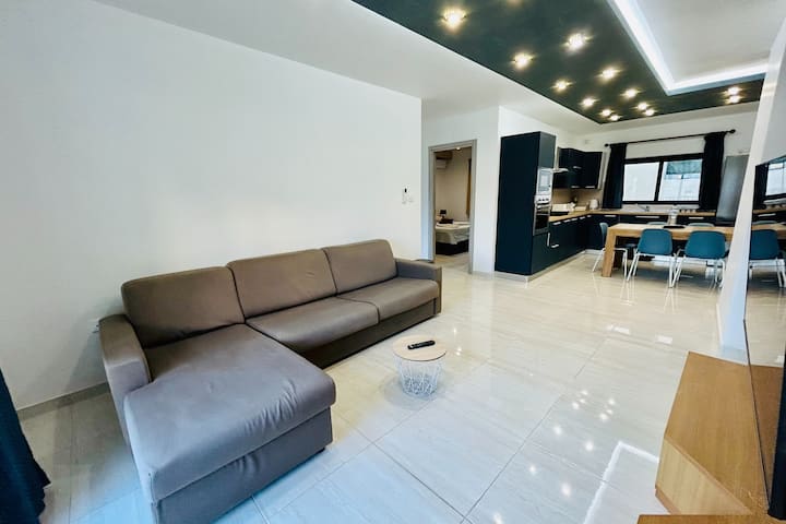 Cosy Home Close&nbsp;To&nbsp;The&nbsp;Sea, King-size Bed - Malta
