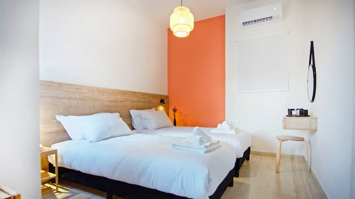 Slaapkamer met tweepersoonsbed 