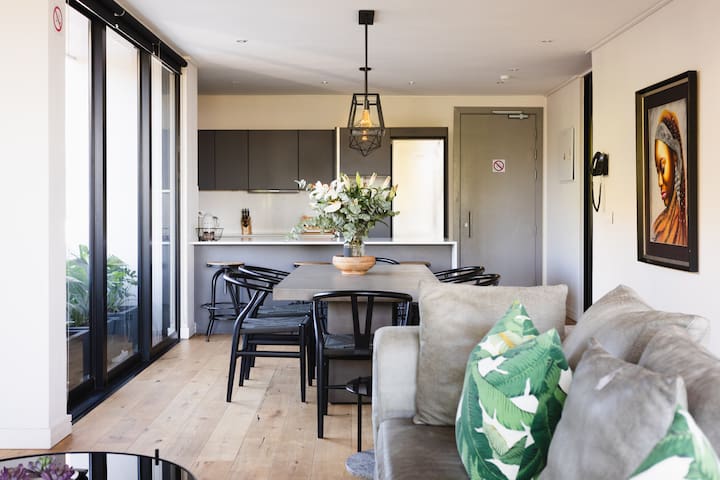 Three Anchor Bay Getaway