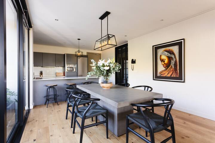 Three Anchor Bay Getaway gallery image 3