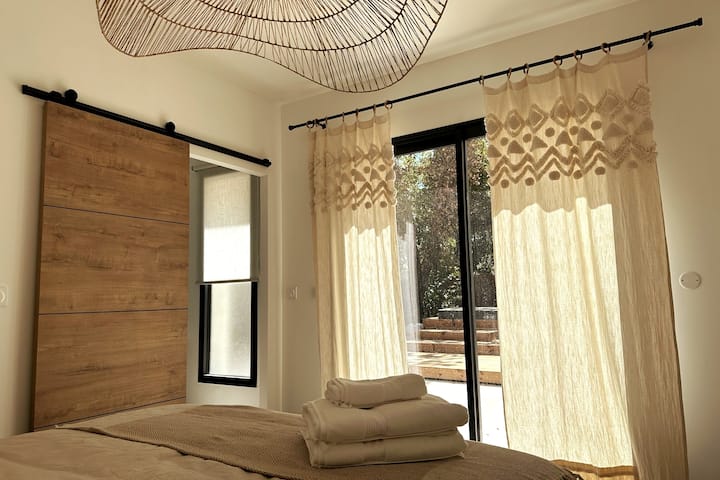 ห้องนอนใหญ่ใช้สปาได้