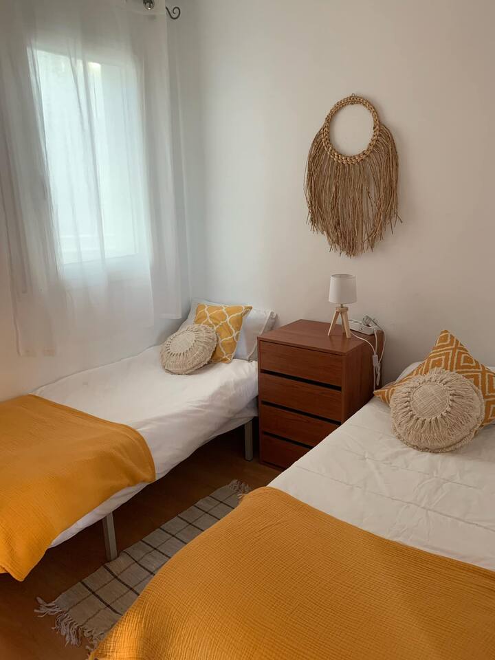 Chambre 2 petits lits 80*180cm