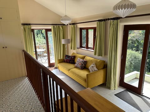 Top Airbnb: Tor Cabin - unique space in a unique location in Glastonbury