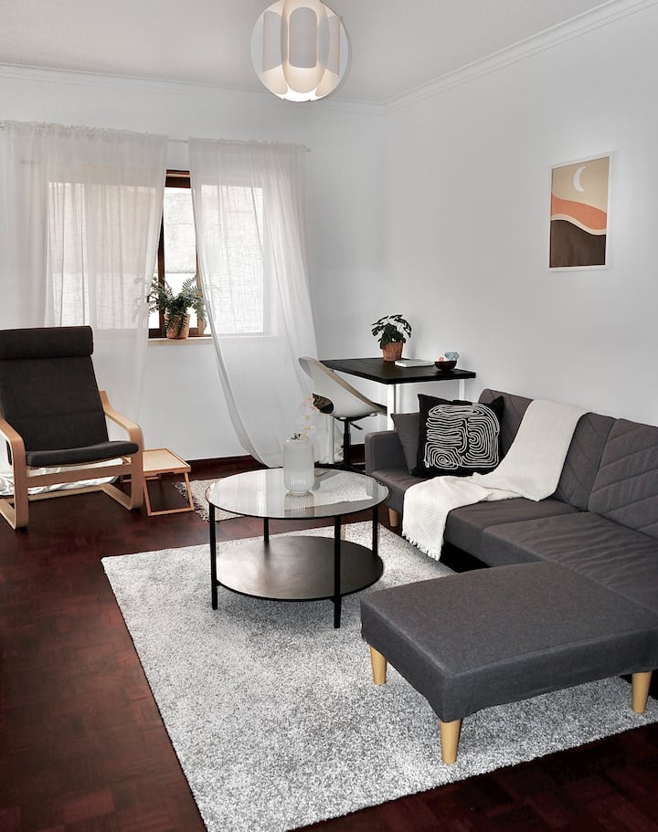 Sala de estar con sofá cama que tiene su propio colchón grueso que se coloca en la parte superior bajo petición (dormitorio 3)