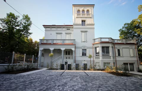 Apartment with garden