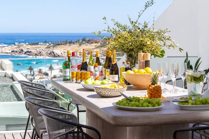 Large Lux Villa, Spectacular Views, Prime location gallery image 3