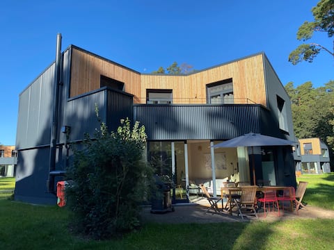 Popular Airbnb listing: Super beautiful house on the lake in Templin