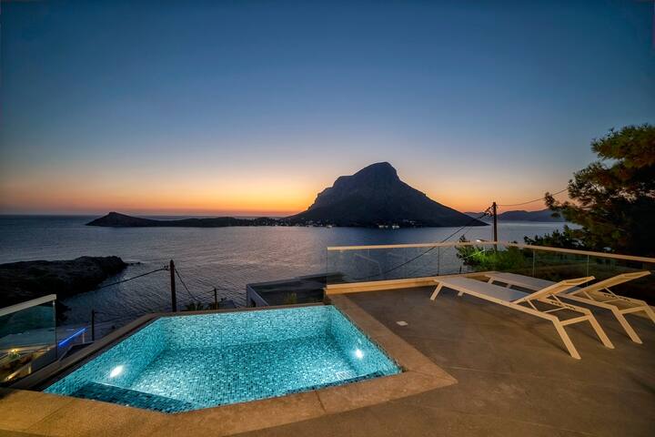 Salt Life Villa gallery image 2