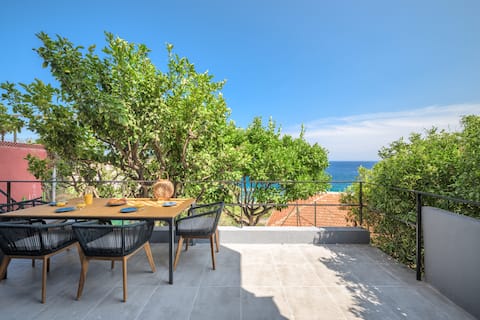 Corner of paradise, near Monaco beach