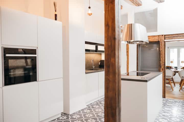 Heimatel: Luxury Penthouse Loft & Studio