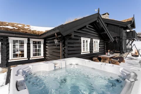 Tranquility and activity in great cabin, 980m.o.h.