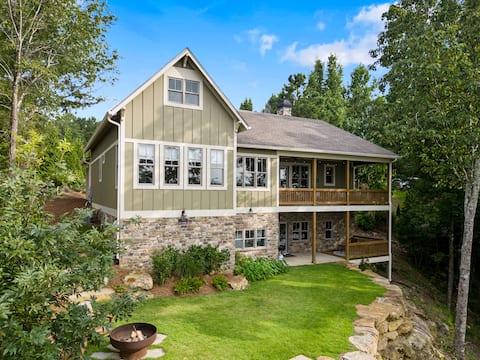 Lakeside Getaway at Chateau Marlowe