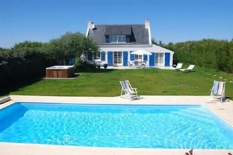 "Ker Galinette" family home, pool, Jacuzzi