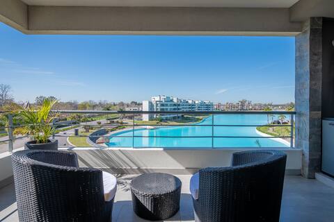 Your Oasis: 2-BD Crystal Lagoon