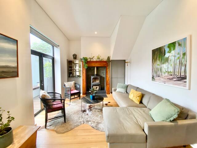 Stylish modernised home with pool in quiet lane