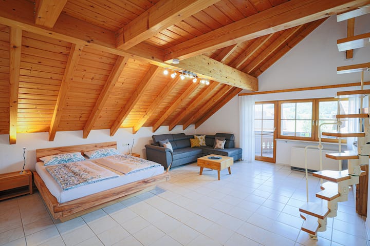 寝室2室、シーティングエリア、ギャラリー、バルコニー