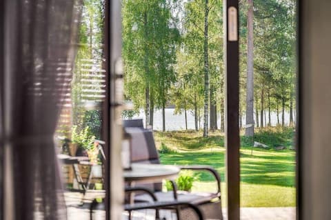 Peaceful lakeside oasis in Rämsbyn