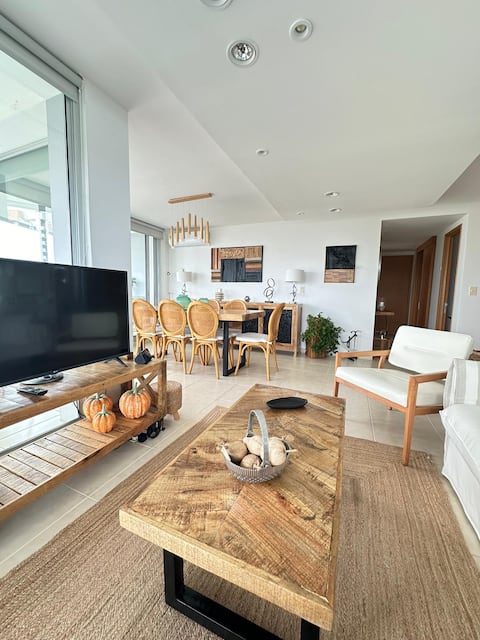 Popular Airbnb listing: Spectacular apartment with a view of Playa Mansa in Punta Del Este