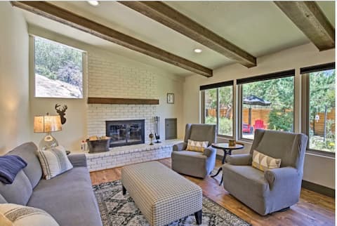 Successful Airbnb property: Mountain Getaway with views, spa, near town! in Idyllwild Pine Cove