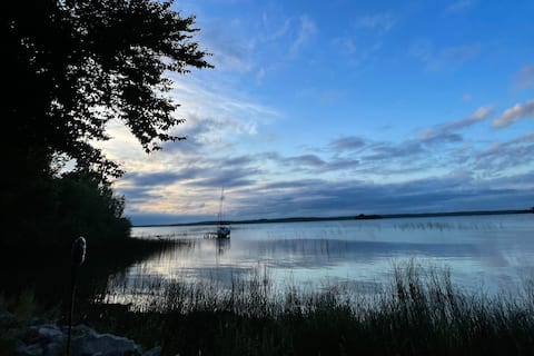 The Beagles' Nest lakefront home