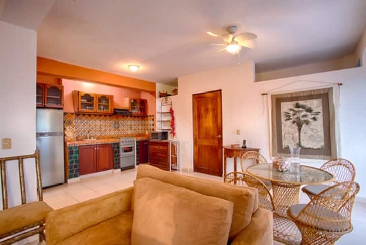 كاسيتا المعيشة وتناول الطعام والمطبخ الصغير