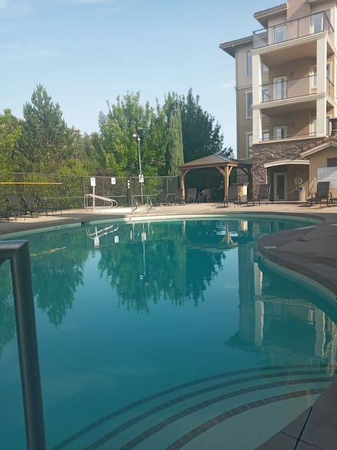 Popular Airbnb listing: Pinnacle Point Resort in Central Okanagan