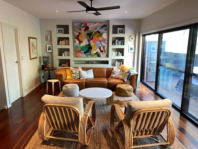 Elizabeth Beach – Palmtops