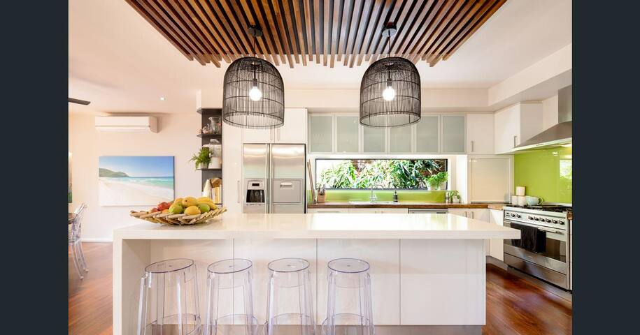 Elizabeth Beach – Palmtops gallery image 4