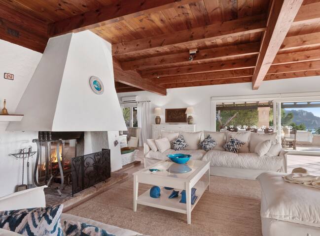 Villa Seldwyla in Port Andratx with sea views gallery image 3