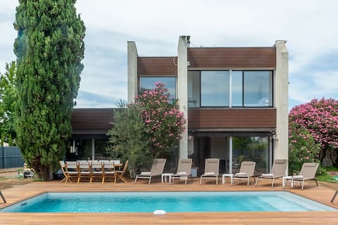 Villa Wine & Roses