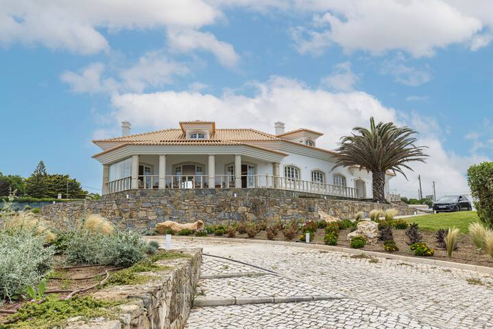 Windmill Beachfront Villa gallery image 2